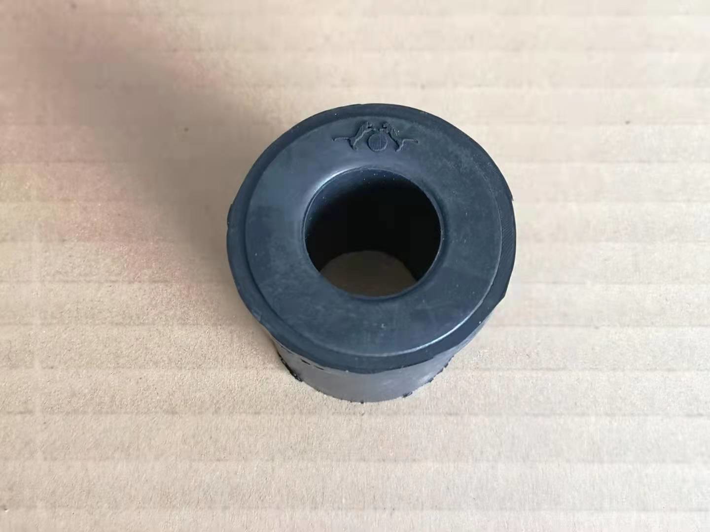 NLR NKR Spring Bushing 8970815310 Nature Rubber Shackle Bushing