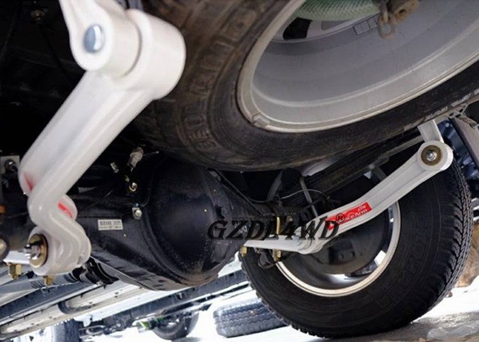 White 4x4 Suspension Lift Kits For Toyota Hilux Revo Steel Space Arm Rear Stabilizer