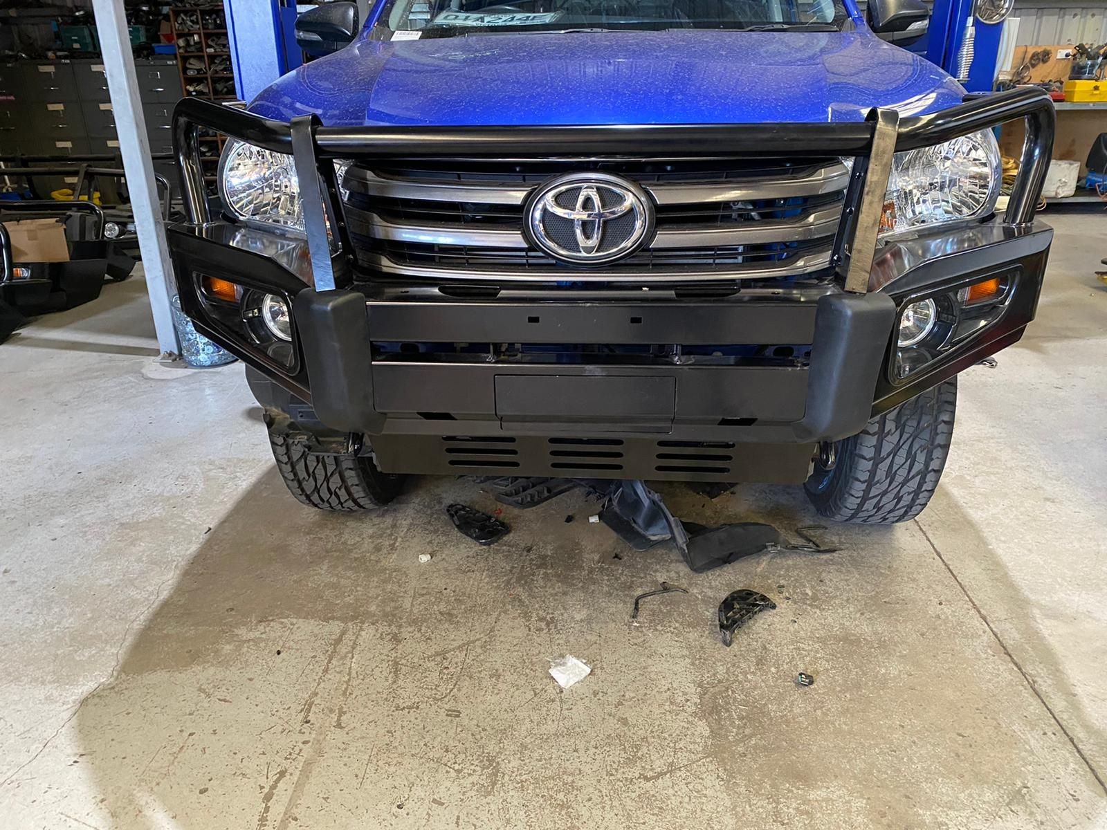 OEM Manufacturer Wholesale Powder Coated Steel Front Bull Bar For Toyota Hilux Revo Vigo Nissan Navara Np300 D40