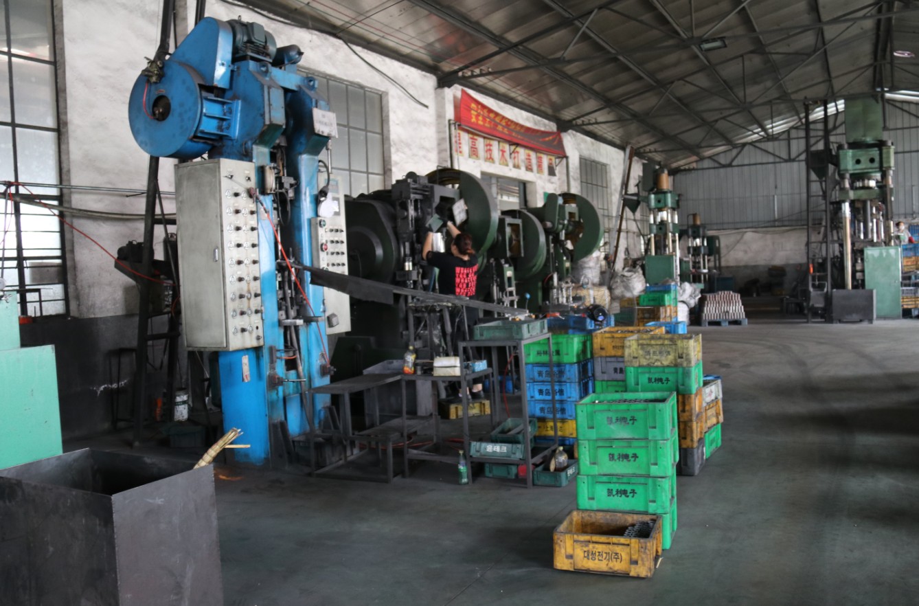 Ricing motorcycle spare parts price list crankshaft balancing machine