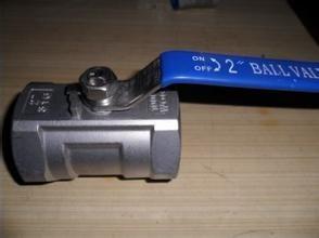 Floating type 1 - piece type screwed ball valve 1000WOG 316 304 lever operated