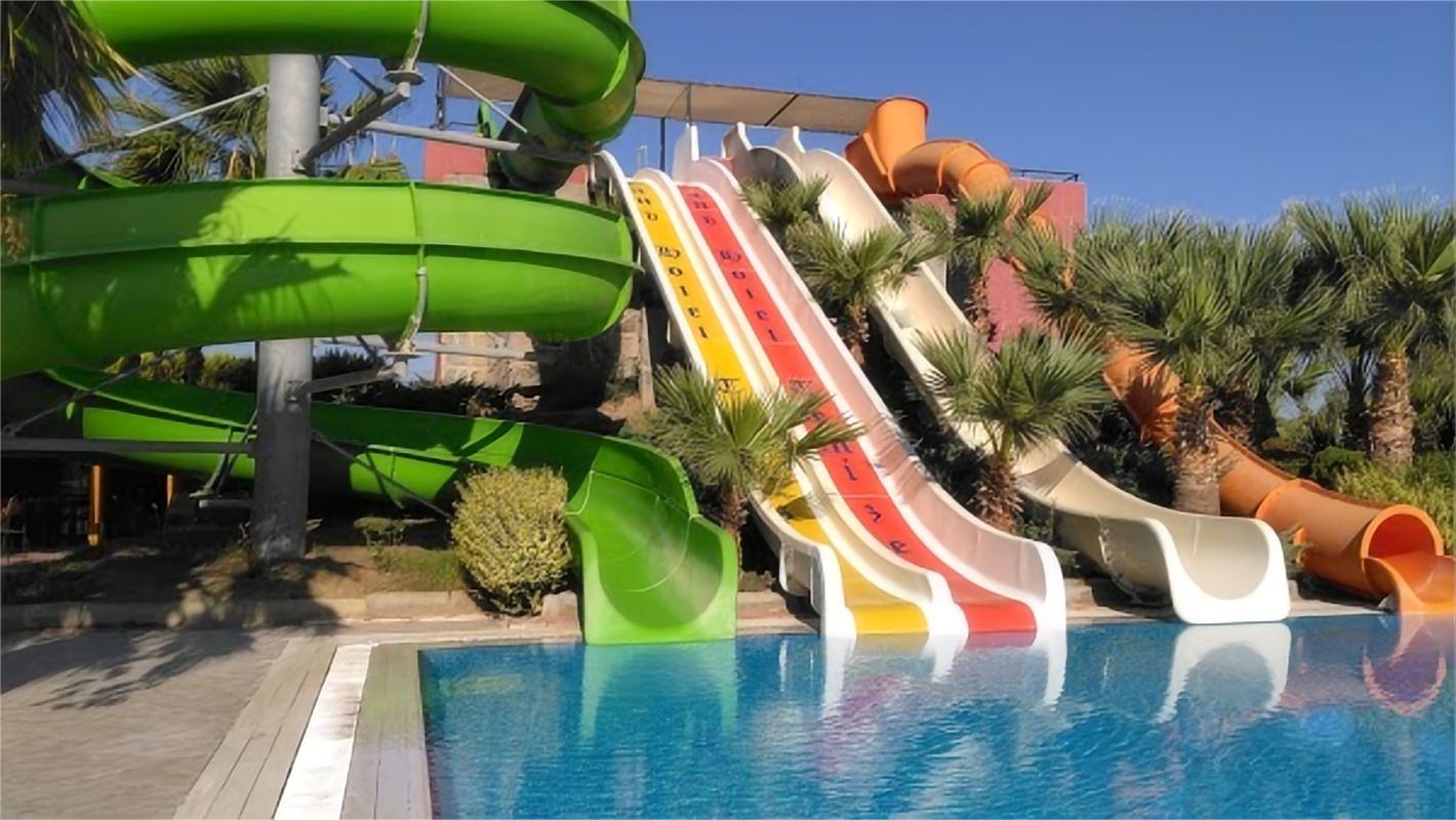 10mm Thickness Fiberglass Water Park Slide For Kids Play
