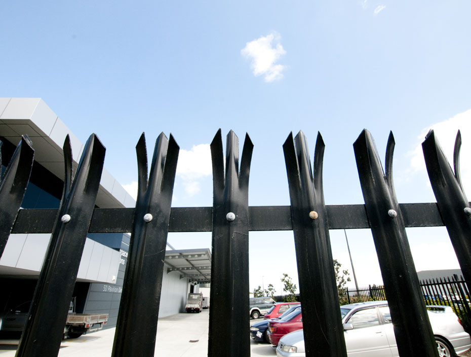 D Section Palisade Fence Panels , 9ft Length Backyard Metal Fencing