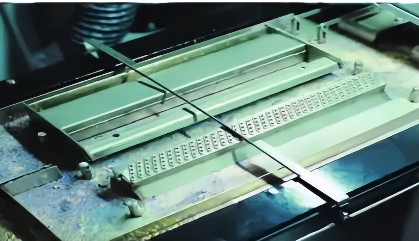 Wave Soldering Machine For PCB YSL-W2 YSL-W3 YSL-W4 Assembly Startup Power 16KW24KW32KW Touch Screen +PLC