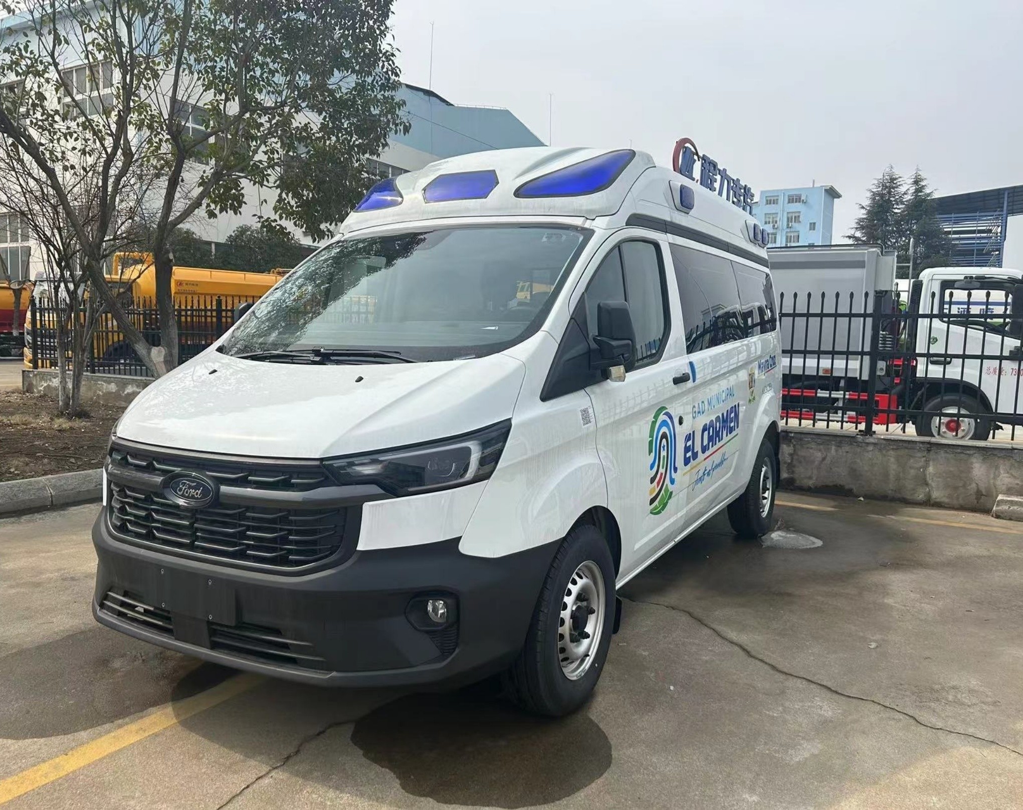 4*2 White Ambulance Car 165 hp Hospital Emergency Rescue Ambulance