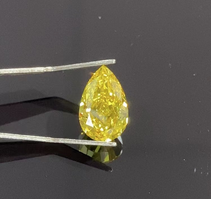 1.3ct-1.99ct HPHT Pear Loose Lab Created Yellow Diamond With IGI Certification