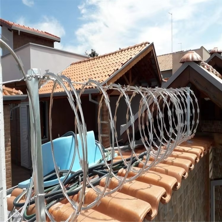 Hot Sale Stainless Steel Galvanized Razor Barbed Wire Length Per Roll In South Africa