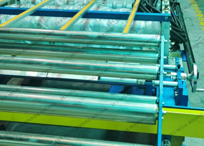 High Speed PPGI Plc Metal Roofing Equipment Automatic Hydraulic Cutting