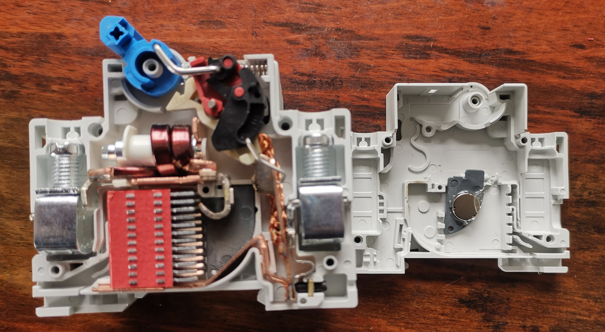 Sontuoec 125A 2P 500VDC MCB Miniature Circuit Breaker