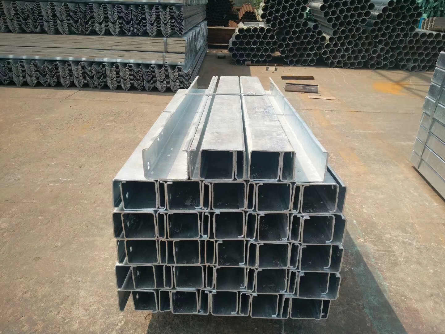 Q235 Steel Custom Color W Beam Highway Guardrail For Outdoor Security Protection
