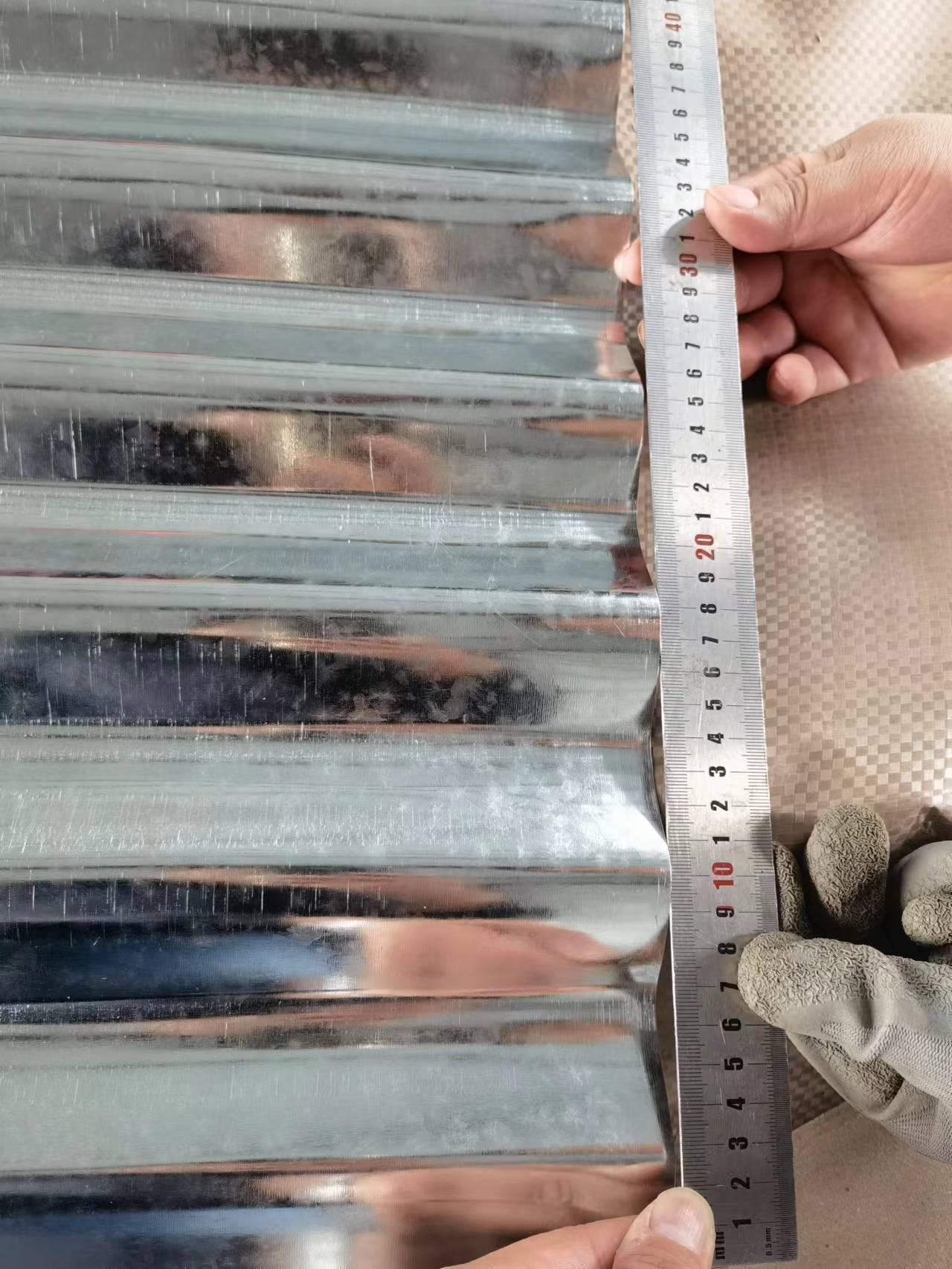 ASTM/AISI/SGCC/CGCC/TDC51DZM/TDC52DTS350GD/TS550GD/DX51D Z Q195-q345 GI Corrugated Roofing Sheets for Mobile House Panel