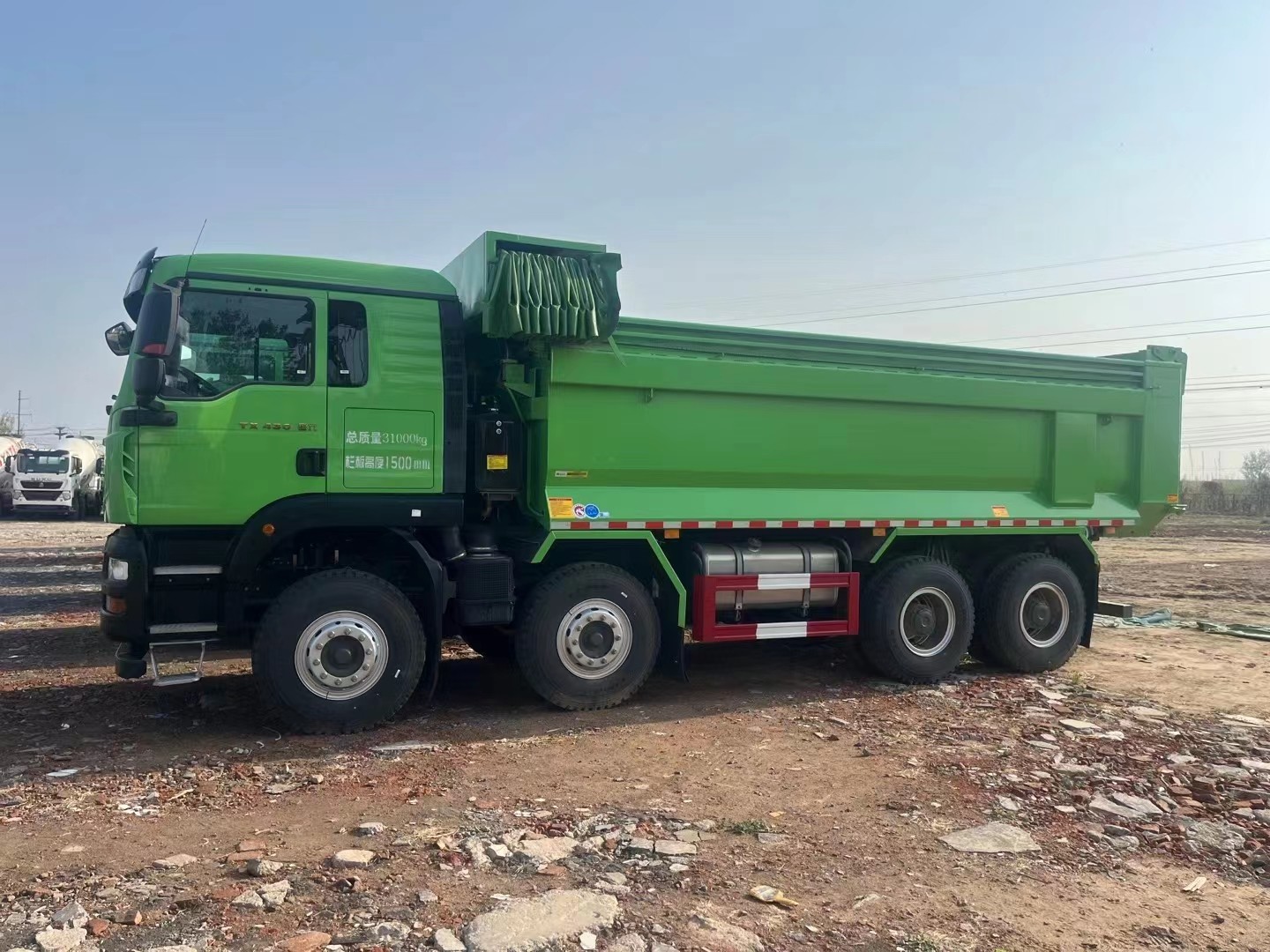 Sinotruk Howo 8x4 Dump Truck Tipper 440hp 35 Ton Used Dump Trailer Big Capacity Box