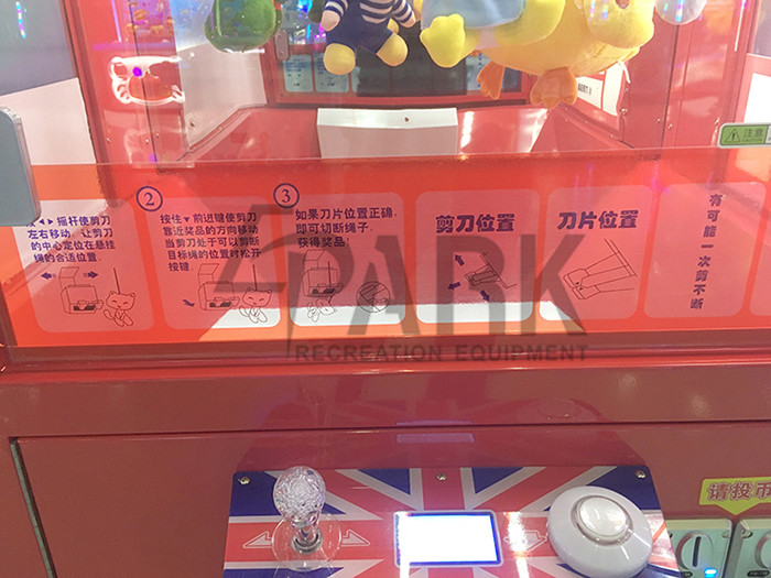 British sytle cabinet Crazy Scissors Cut Prize Crane Game Machine For Home Theater