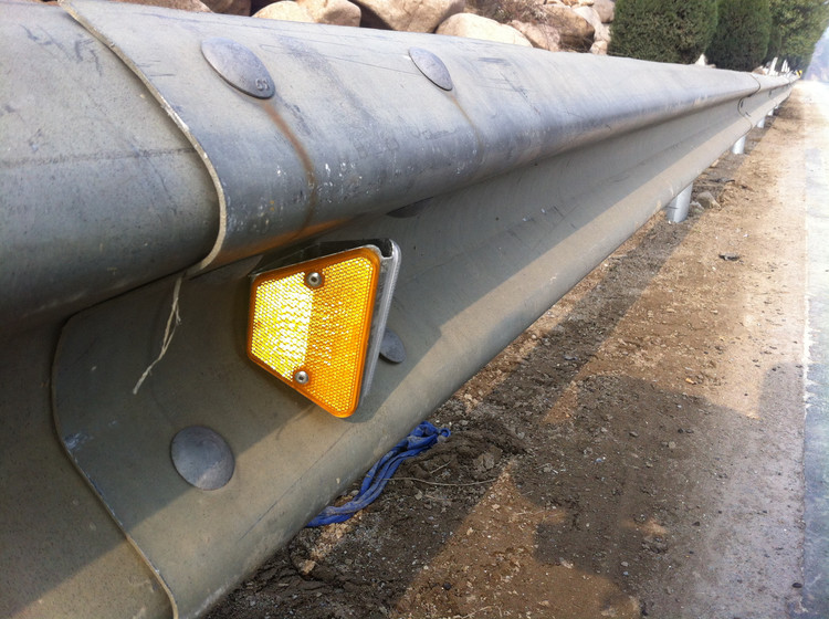 Highway Guardrail V Type Reflector PVC Safety Warning Post For Traffic Control