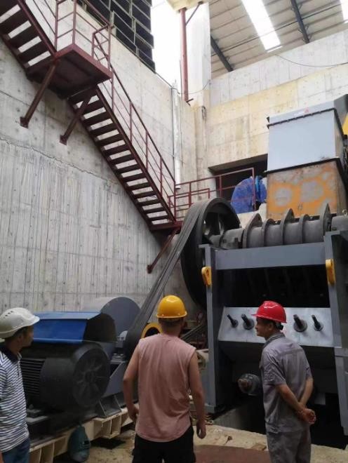 Coarse Crushing Jaw Rock Crusher Small Output Gold Ore Crushing
