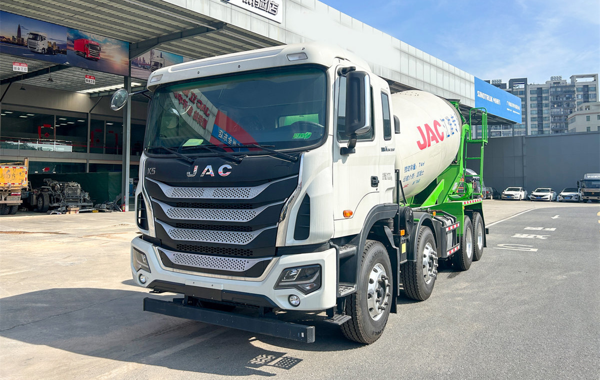 Jianghuai Geerfa K5W Cement Mixing Truck 350 Horsepower 8X4 Concrete Cement Mixer