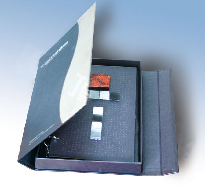 Lightweight Recycled Gift Boxes Handmade Artwork High End Exquisite Design