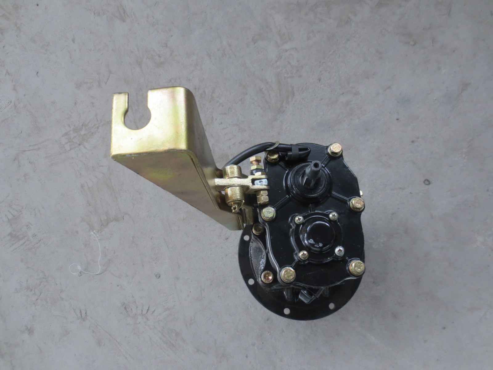 High Efficiency Auto Rickshaw Gearbox For Zongshen / Dayun Tricycle Rear Axle