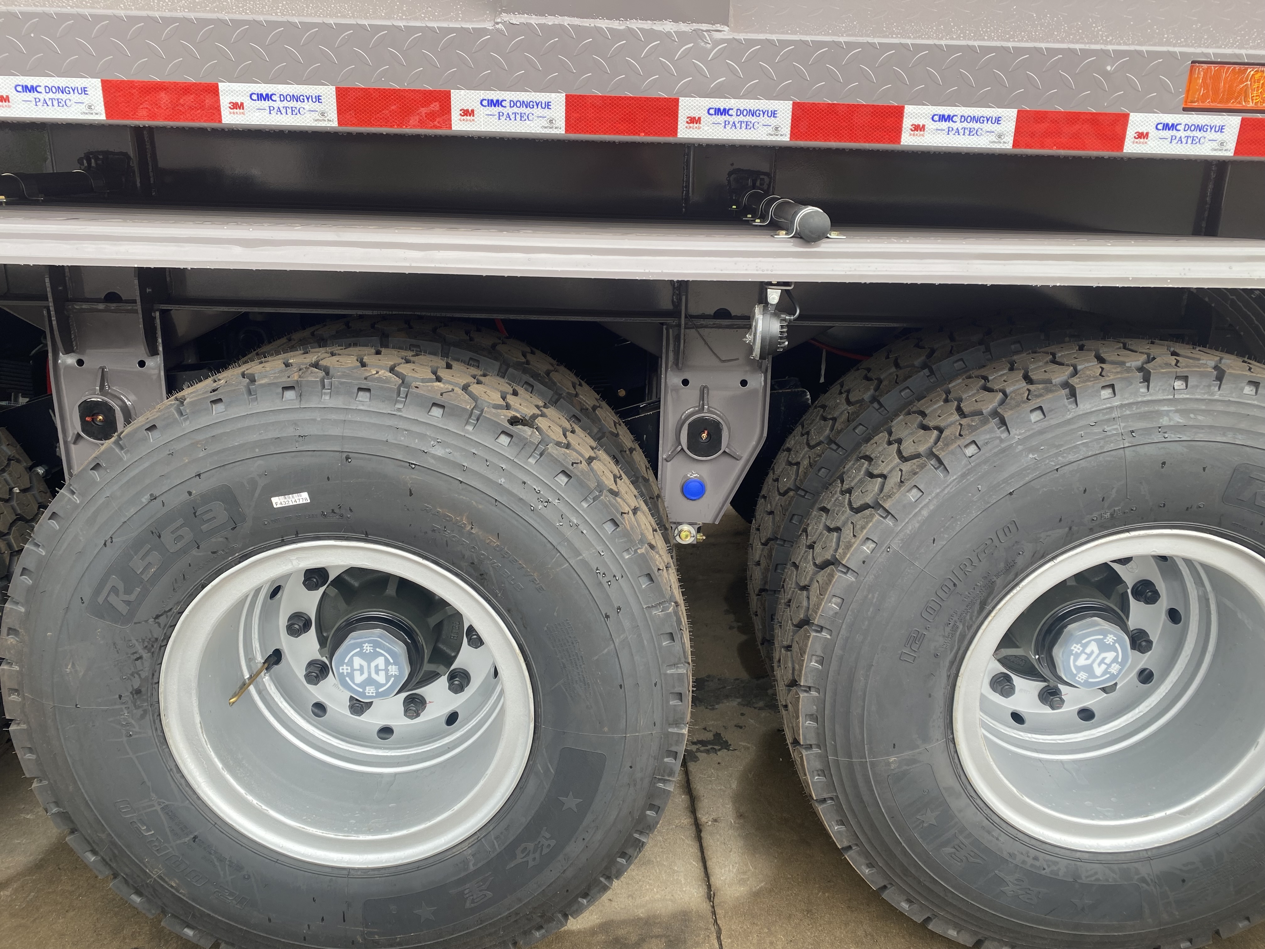 CIMC steel with mechanical or air suspension Maximum load capacity 80T transport and tipping sand stone grain rear dump trailer