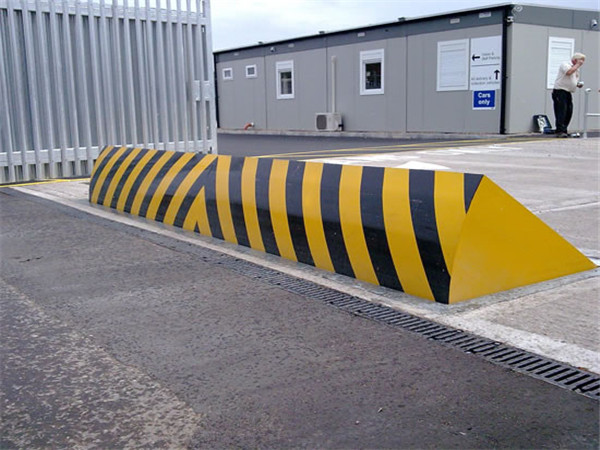 Full automatic anti-terrorist heavy duty security hydraulic road spikes blockers with LED light
