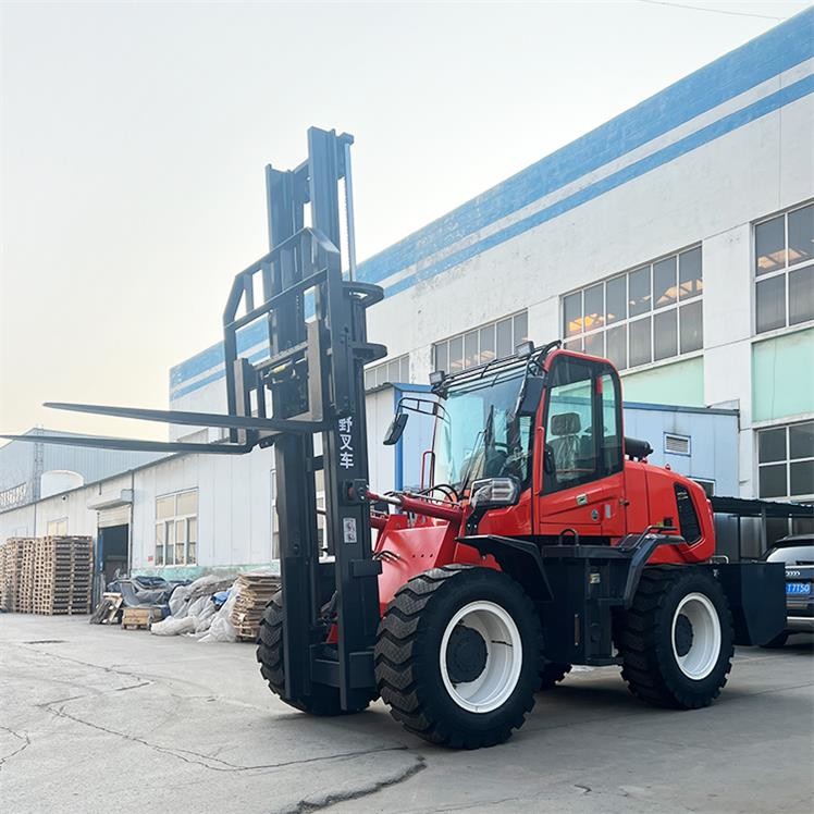 Industrial 5T Diesel Powered Forklift , Off Road Rough Terrain Fork Truck