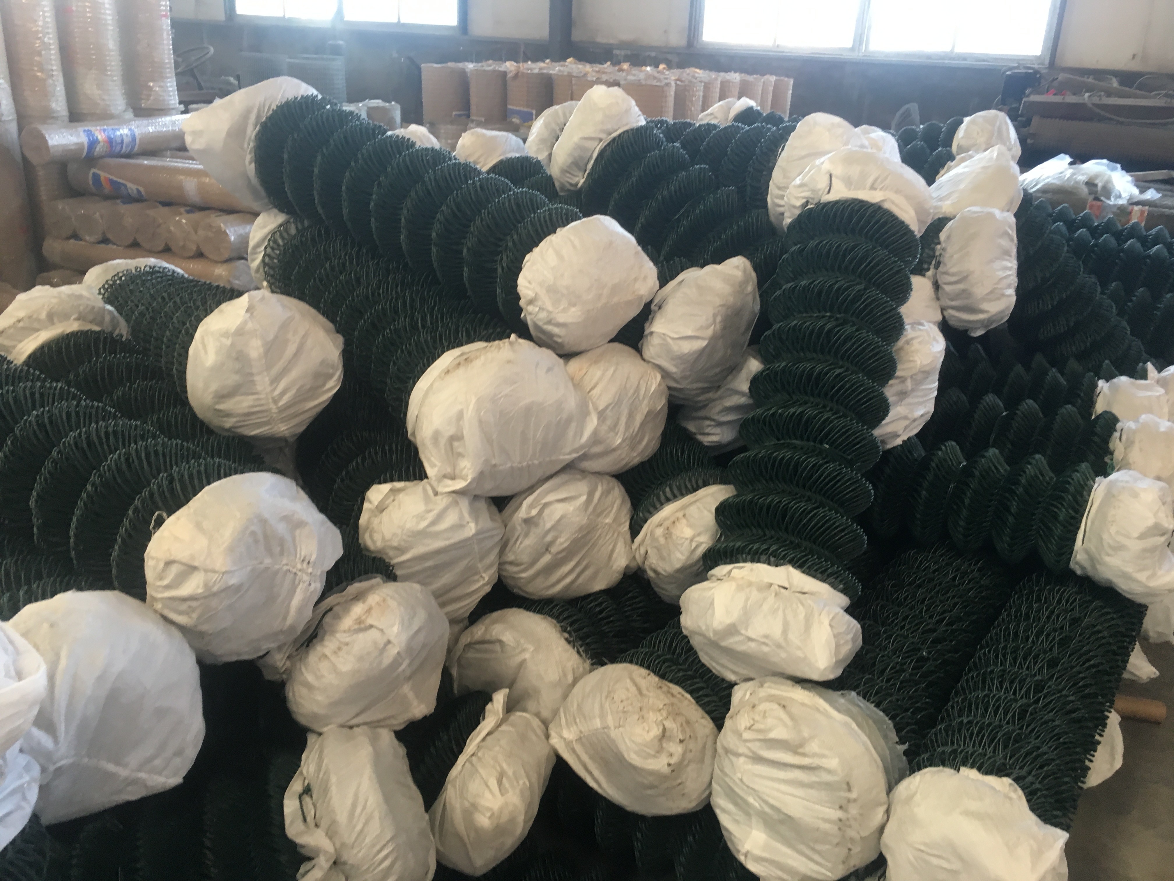 galvanized wire material pvc coated chain link fence ,pvc coated wire fence
