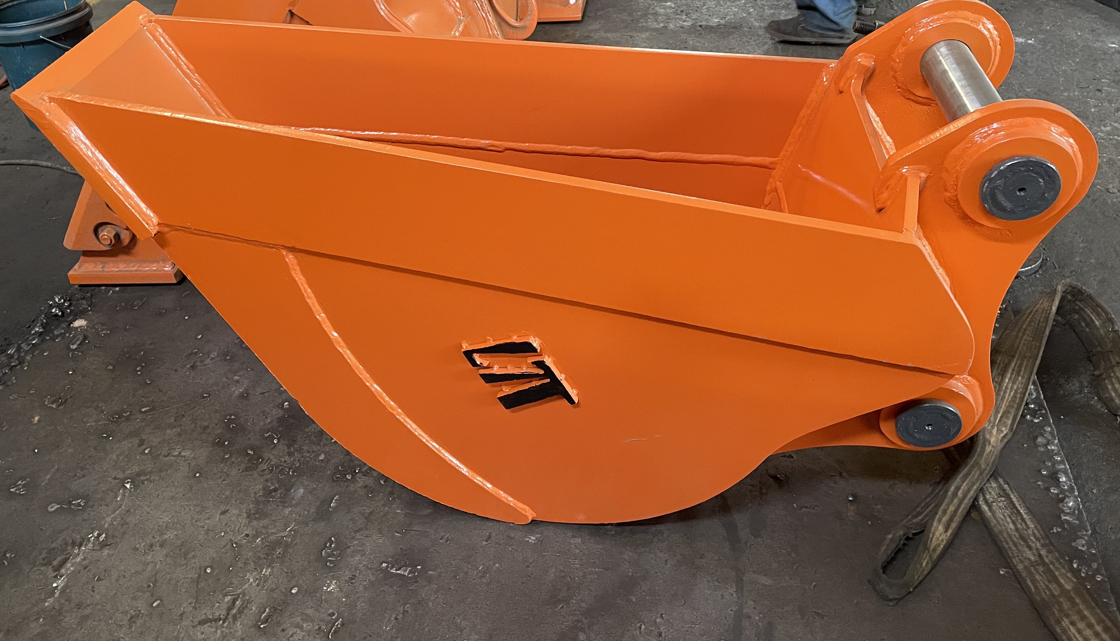 0.1cbm NM400 Excavator Drainage Bucket 1.2-120t