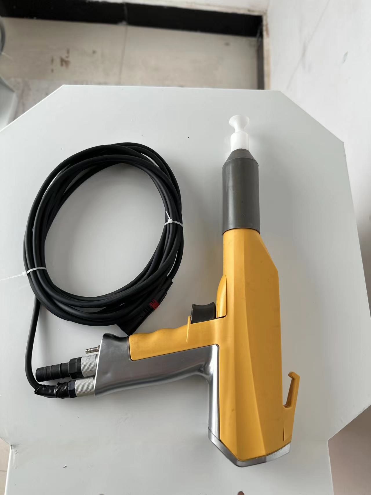 Vacuum Portable Powder Coating Gun High Efficiency Electrostatic Powder Spray Gun