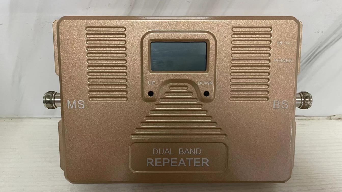 Dual Band GSM 4G Signal Booster , LTE Mobile Phone Signal Amplifier