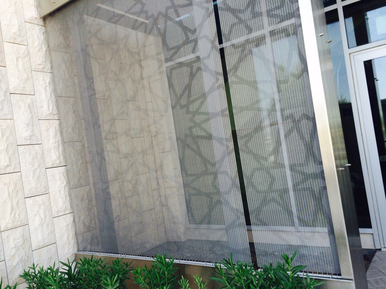 Modern Architectural Woven Wire Mesh For Decorative And Safety Applications