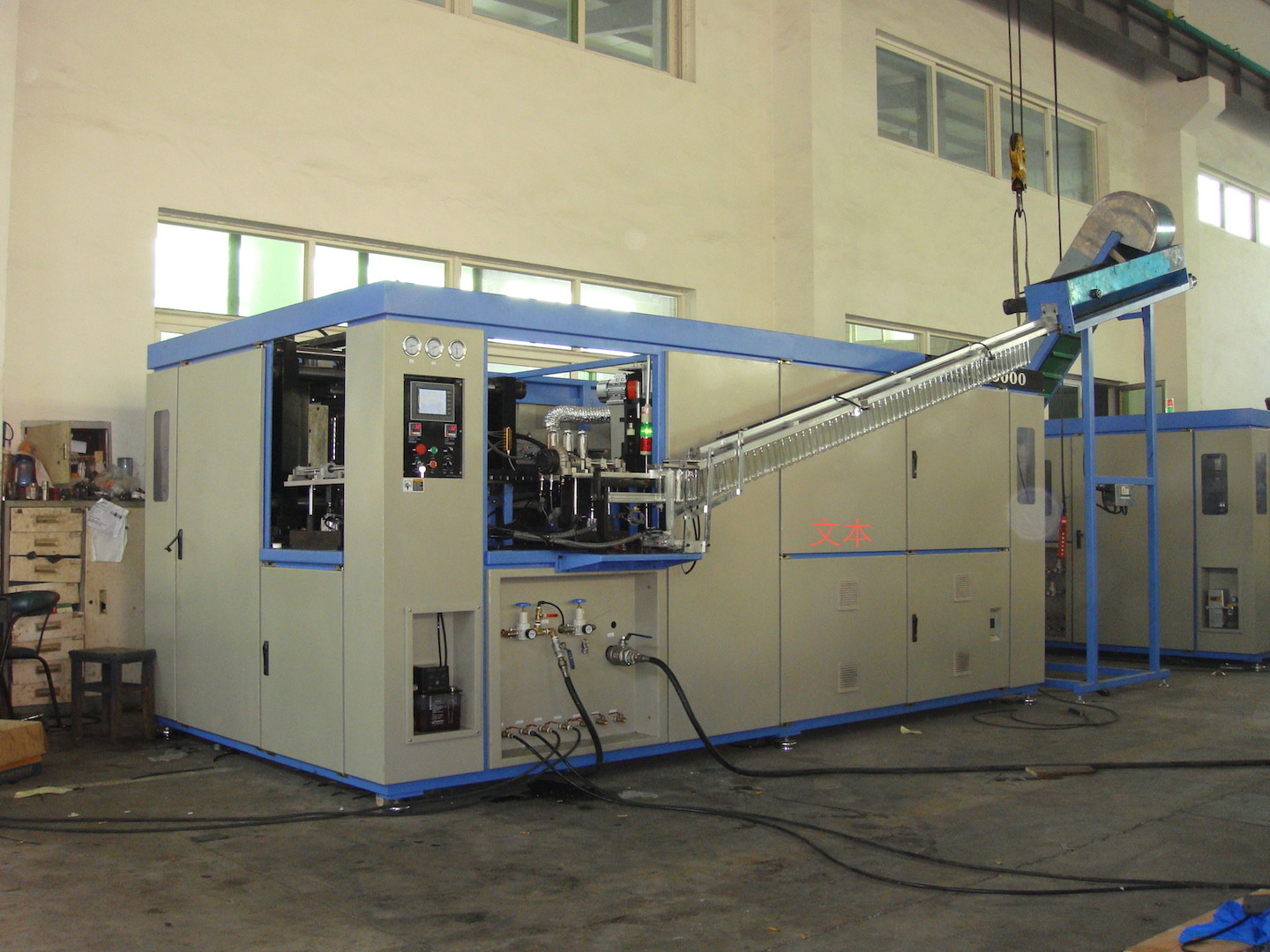 High Precision PET Bottle Blow Molding Machine 1000 Bottles Per Hour Per Cavity
