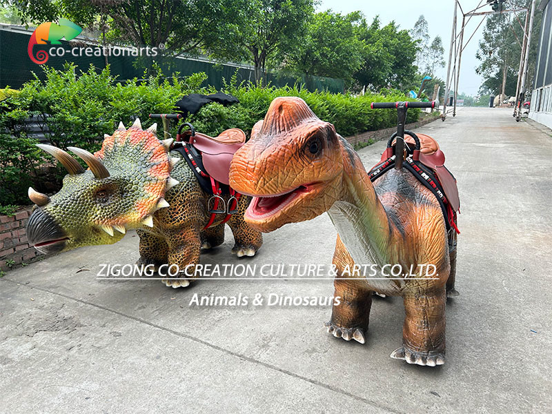 Animatronic Walking Brachiosaurus Simulation Walking Dinosaurs Tots Riding In Playground