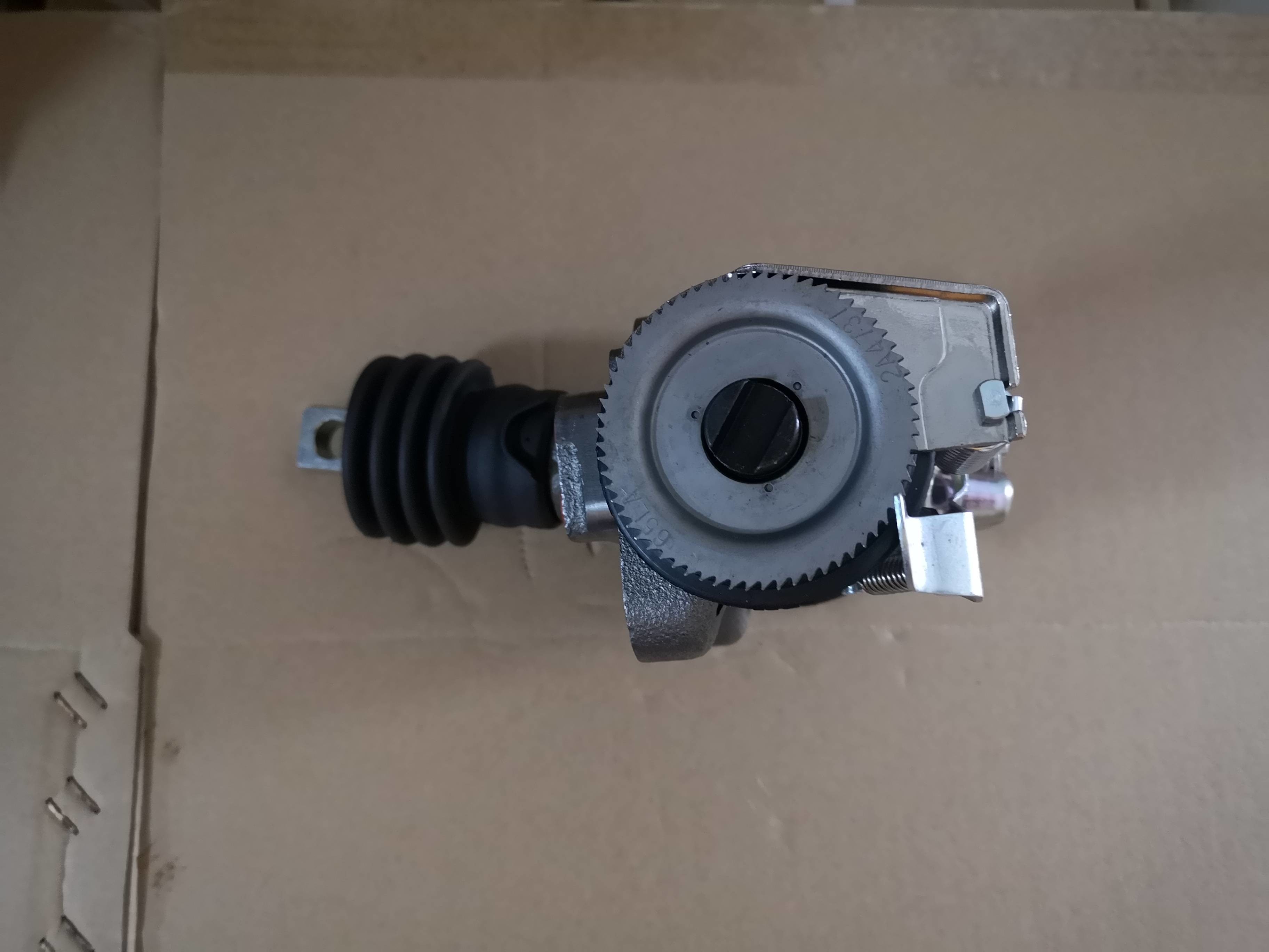 FRR Rear Wheel Cylinder Left Side Backward 8982893680 1476011870 Size 1-5/8 Truck With Hand Brake