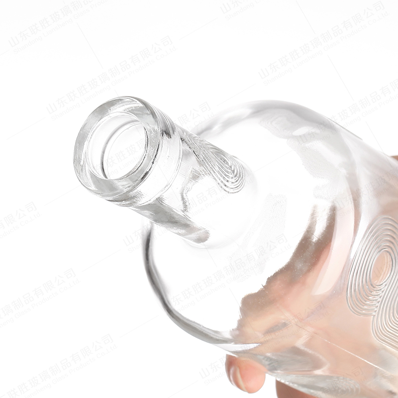 Healthy Lead Free Glass Bottle For Whiskey Vodka Brandy Gin Rum Screen Printing