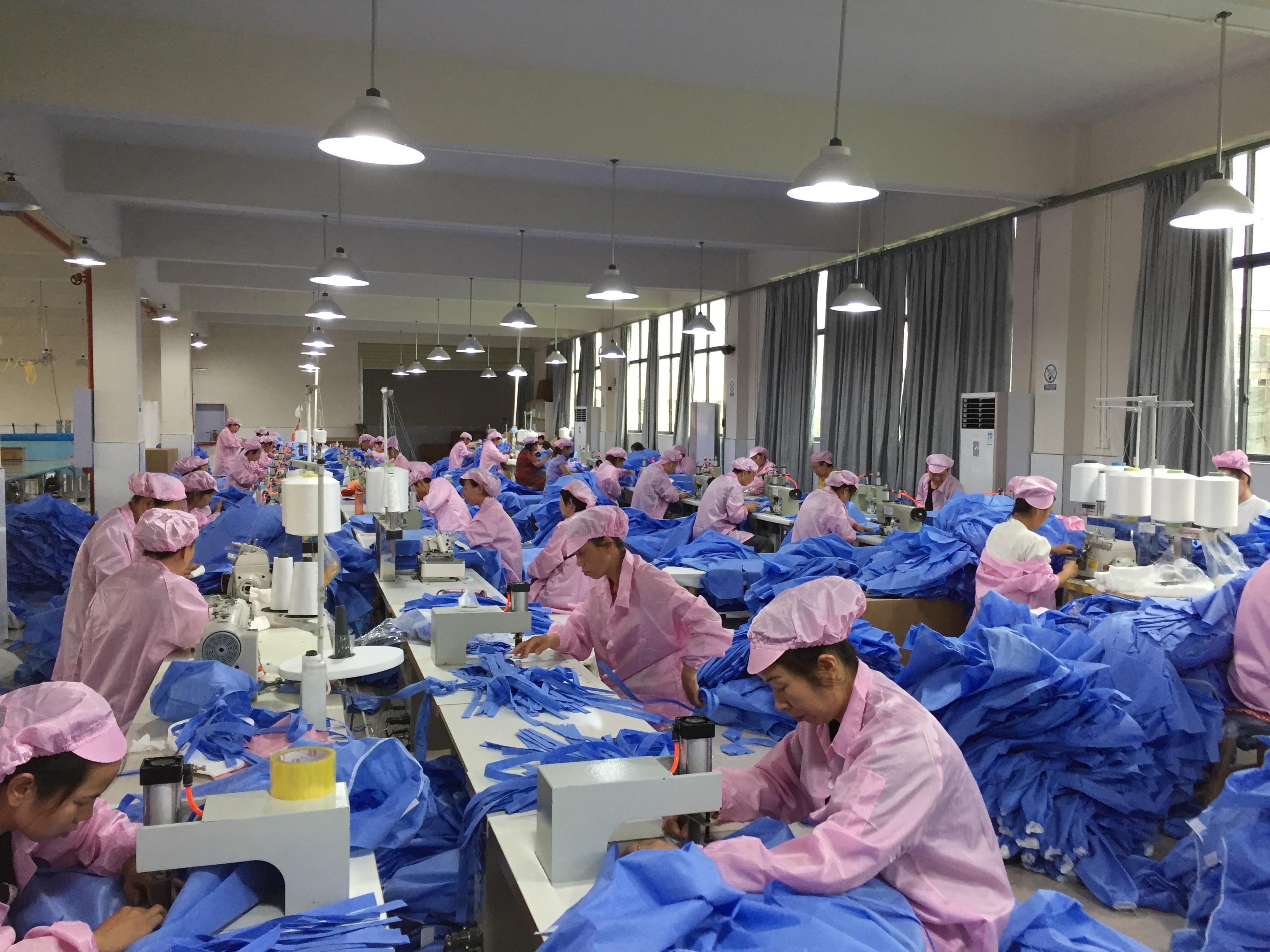 Customized Size Durable Non-Toxic Nonwoven M Disposable Isolation Gowns