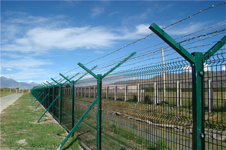 Y Fence Post Welded Mesh Fence Security Wire Mesh Fence With Razor Wire