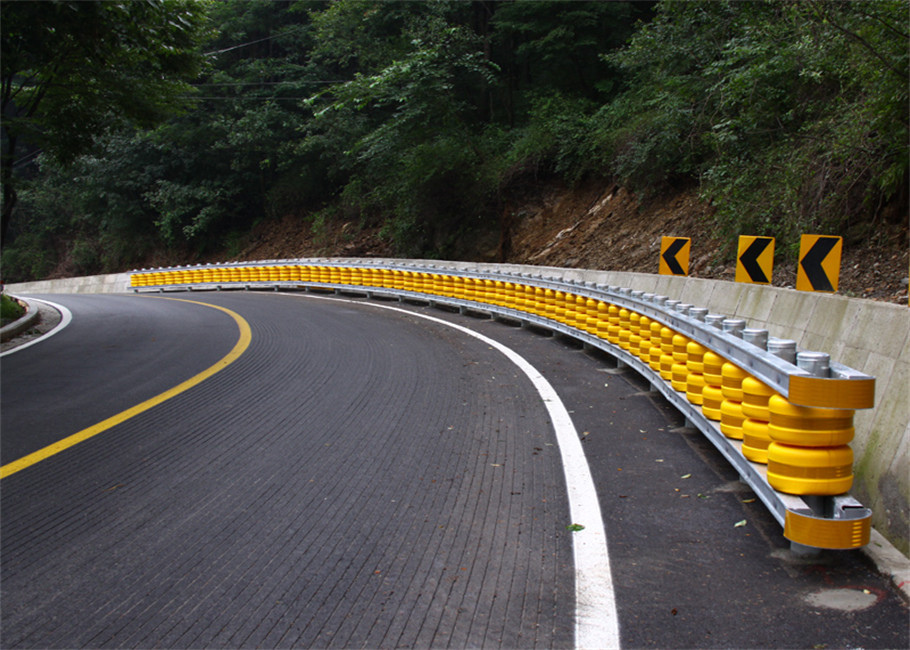 Highway Roller Barrier Standard AASHTO M180 Anti Corrosion Beam 1/2/3/4/5pcs