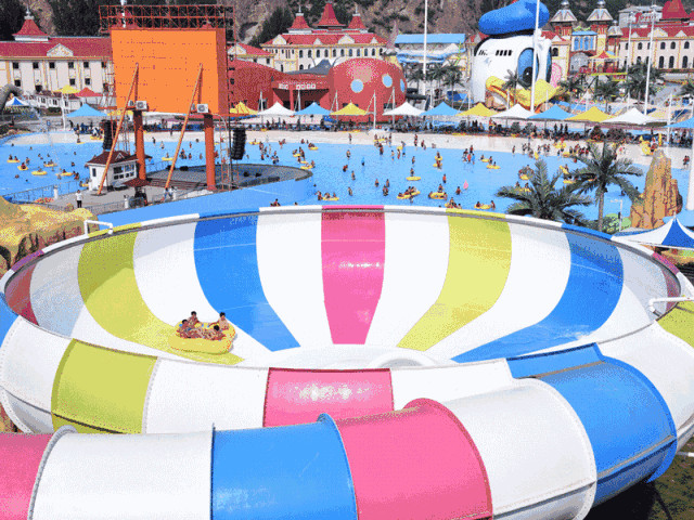 Customizable Platform Height Aqua Park Equipment Constructed with Top- Fiberglass Material