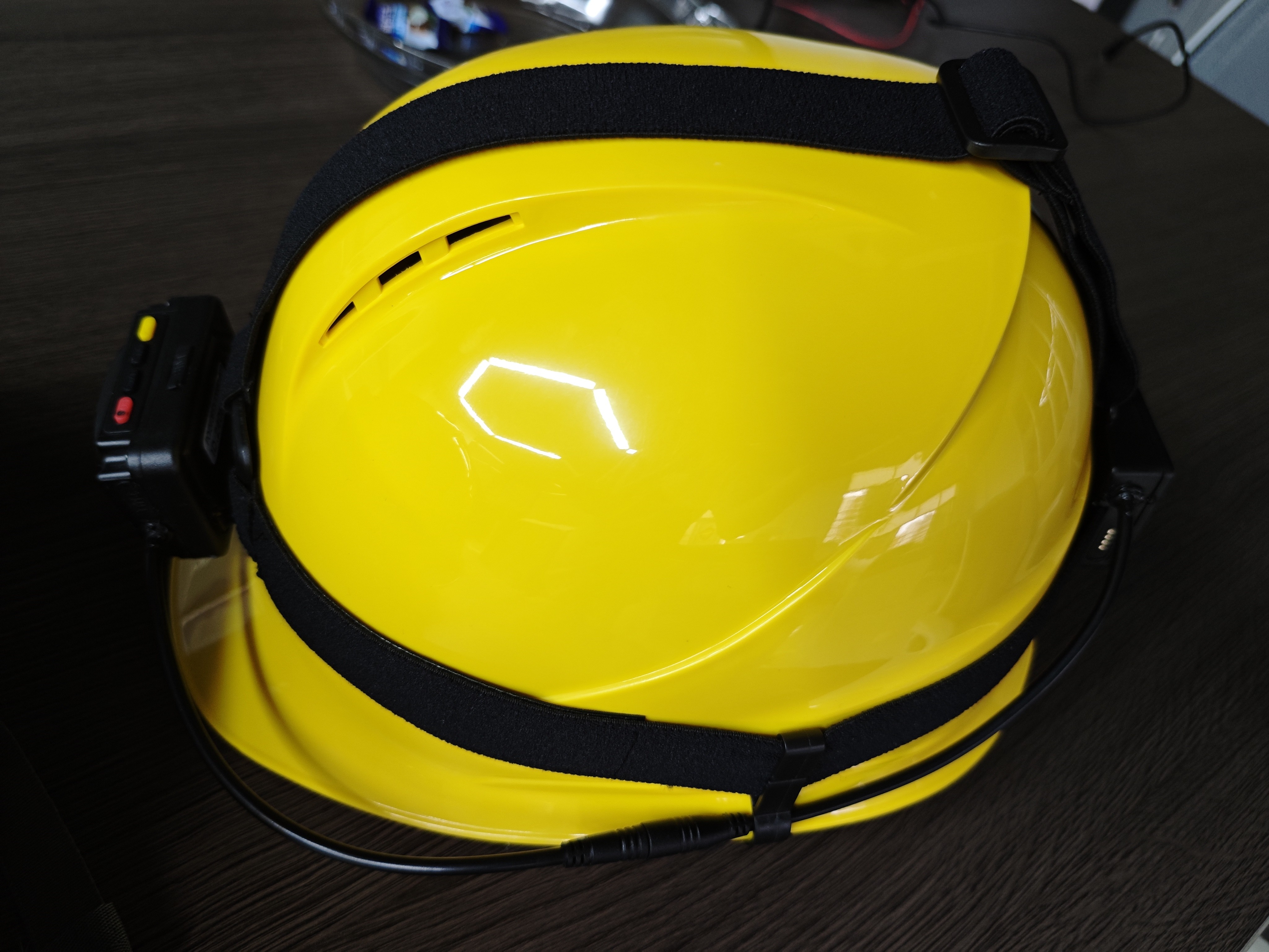 LED Lamp Hardhat Security Camera With 120° Wide Angle And Laser Assisted Photography