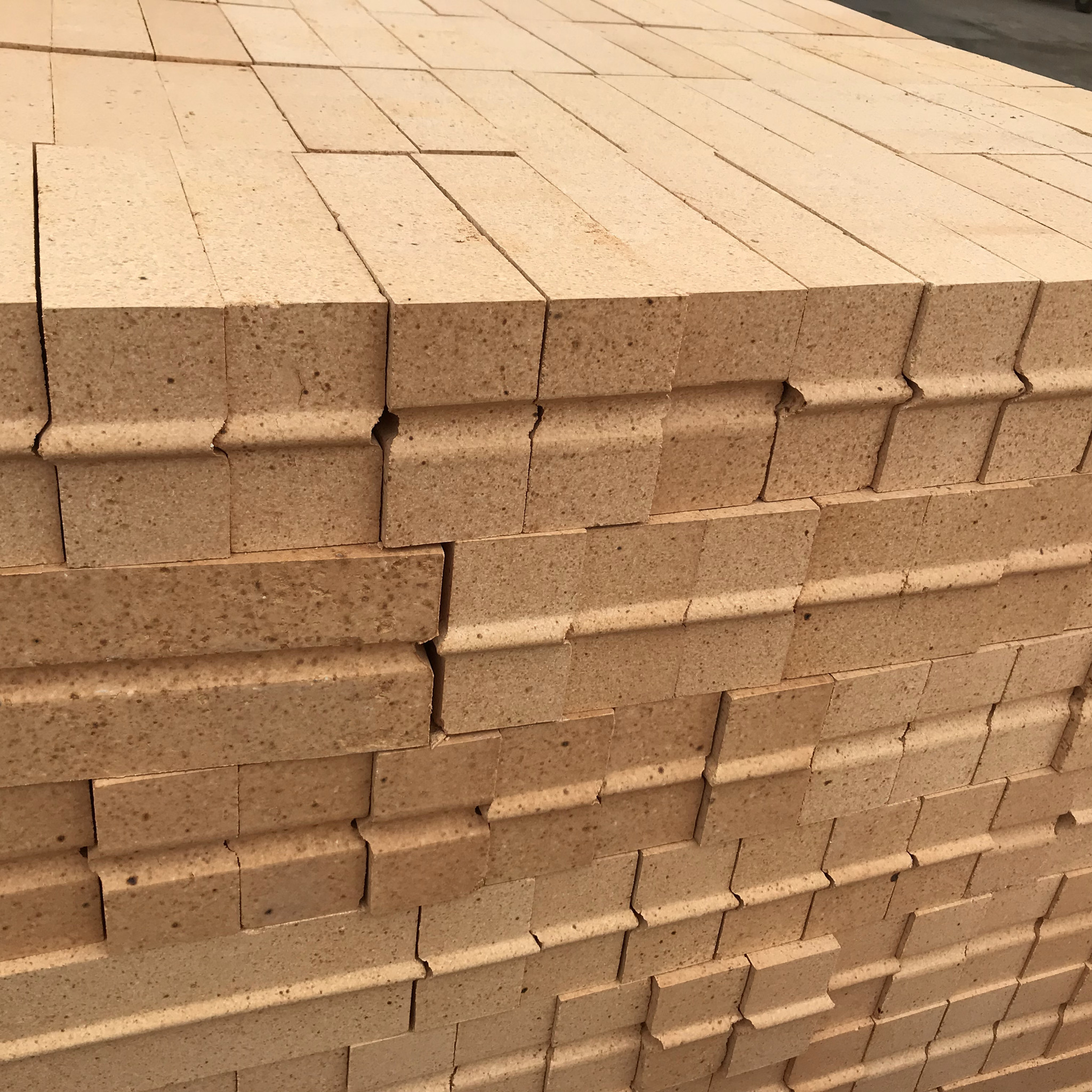 High Density Refractory Brick SK32 SK34 Clay Bricks with Customizable MgO Content %