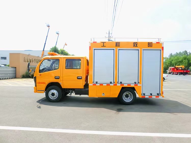Water Discharge 500 Cubic Meter Wrecker Drainage Rescue Vehicle
