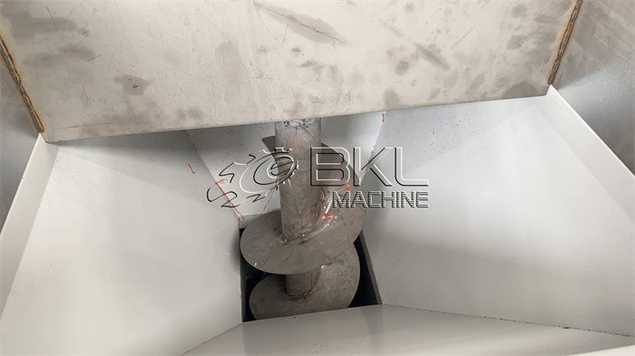 250mm Plastic Squeezing Machine Dryer Plastic Film Washing Line