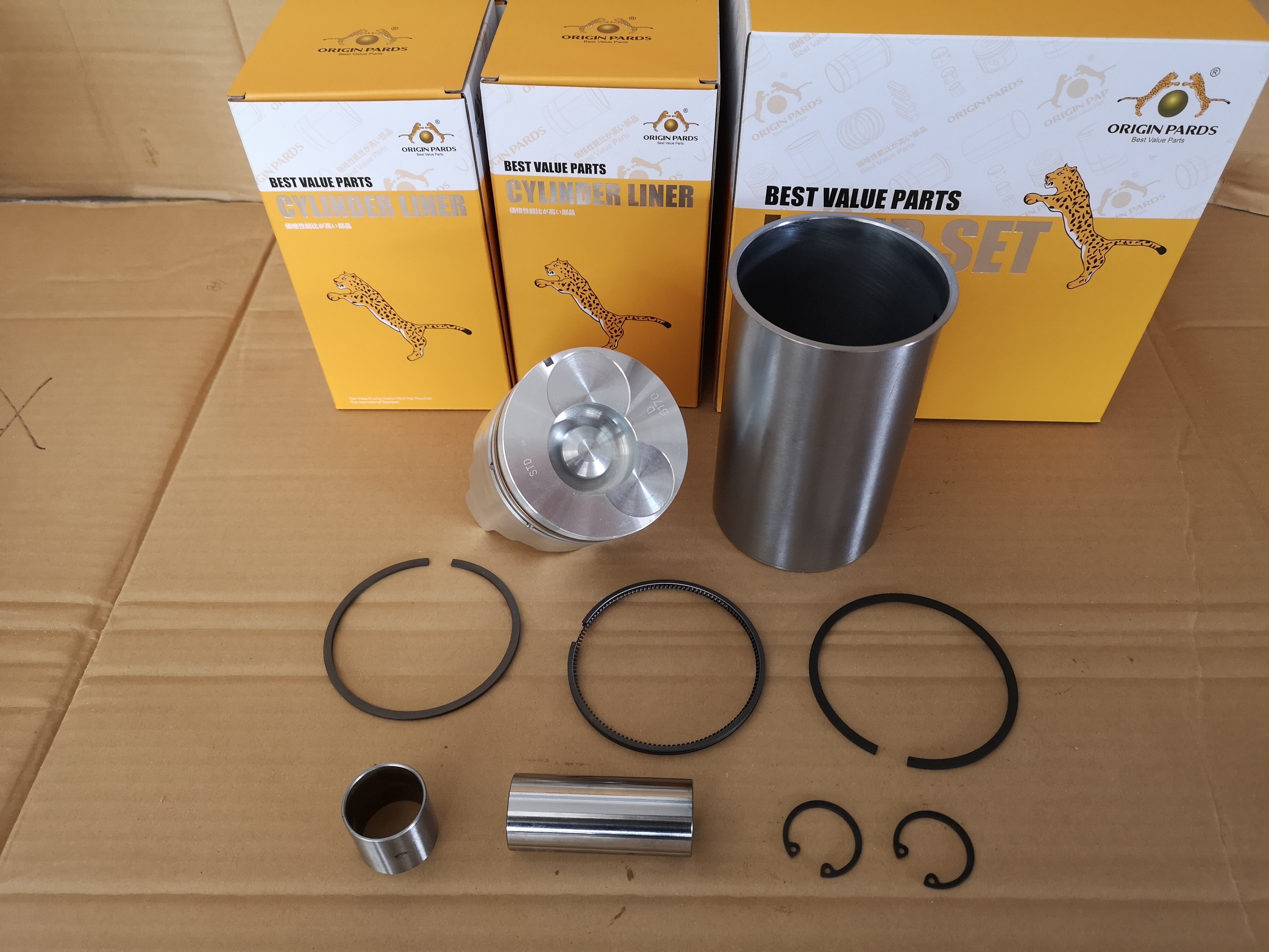 5878144023 Liner Set For 4JA1 Turbocharger 4JA1T ORIGIN PARDS Brand High Quality Engine Parts Four Liners In One Box