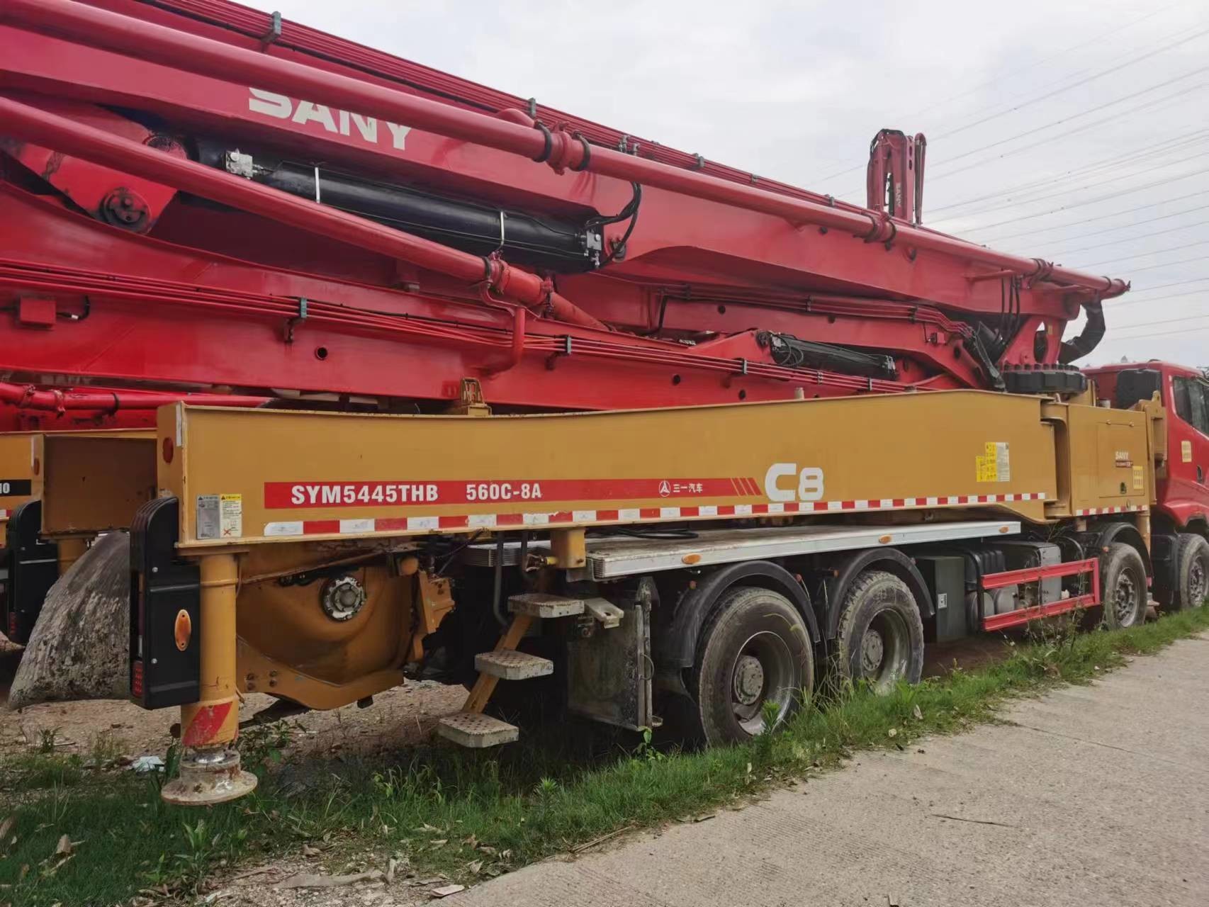 2020 56m National Standard Concrete Pump Truck Parts Diesel Engine Power Source White Yellow Red Colors 350bar Pressure