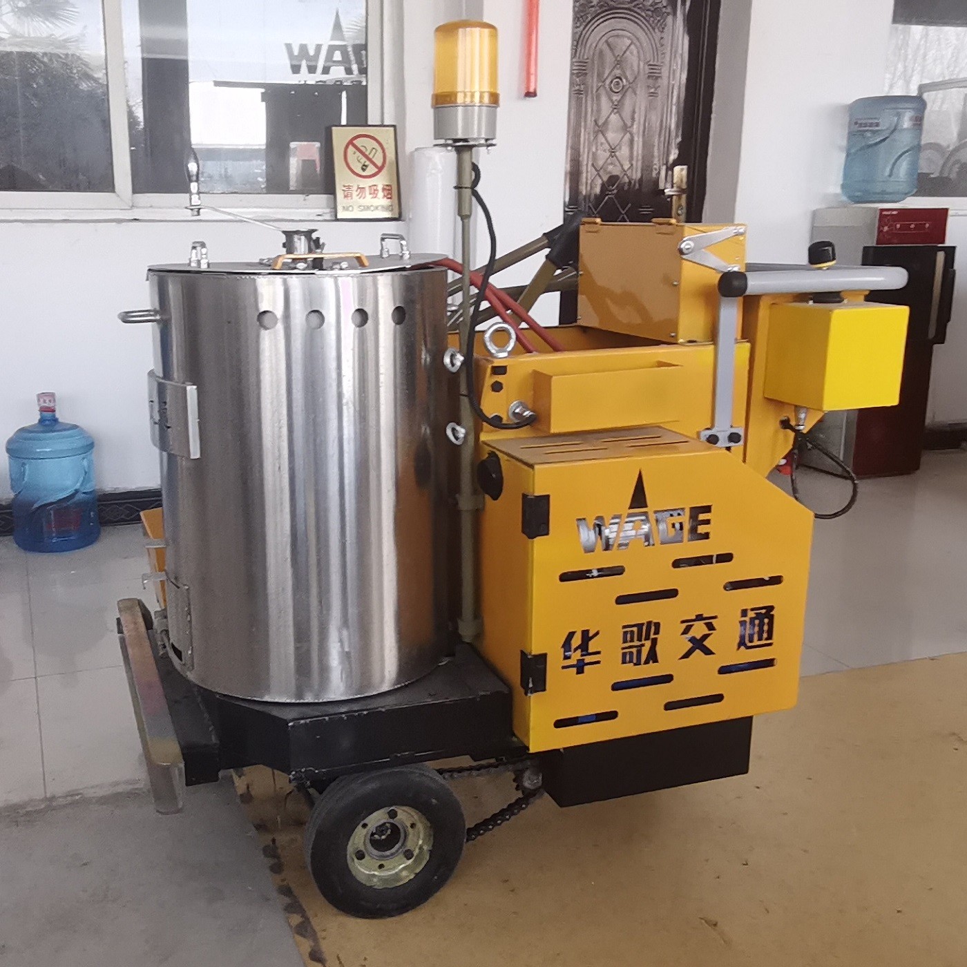 Thermoplastic Road Convex Line Painting Machine with 20cm Line Width and 12kg Dispenser Powered by Battery