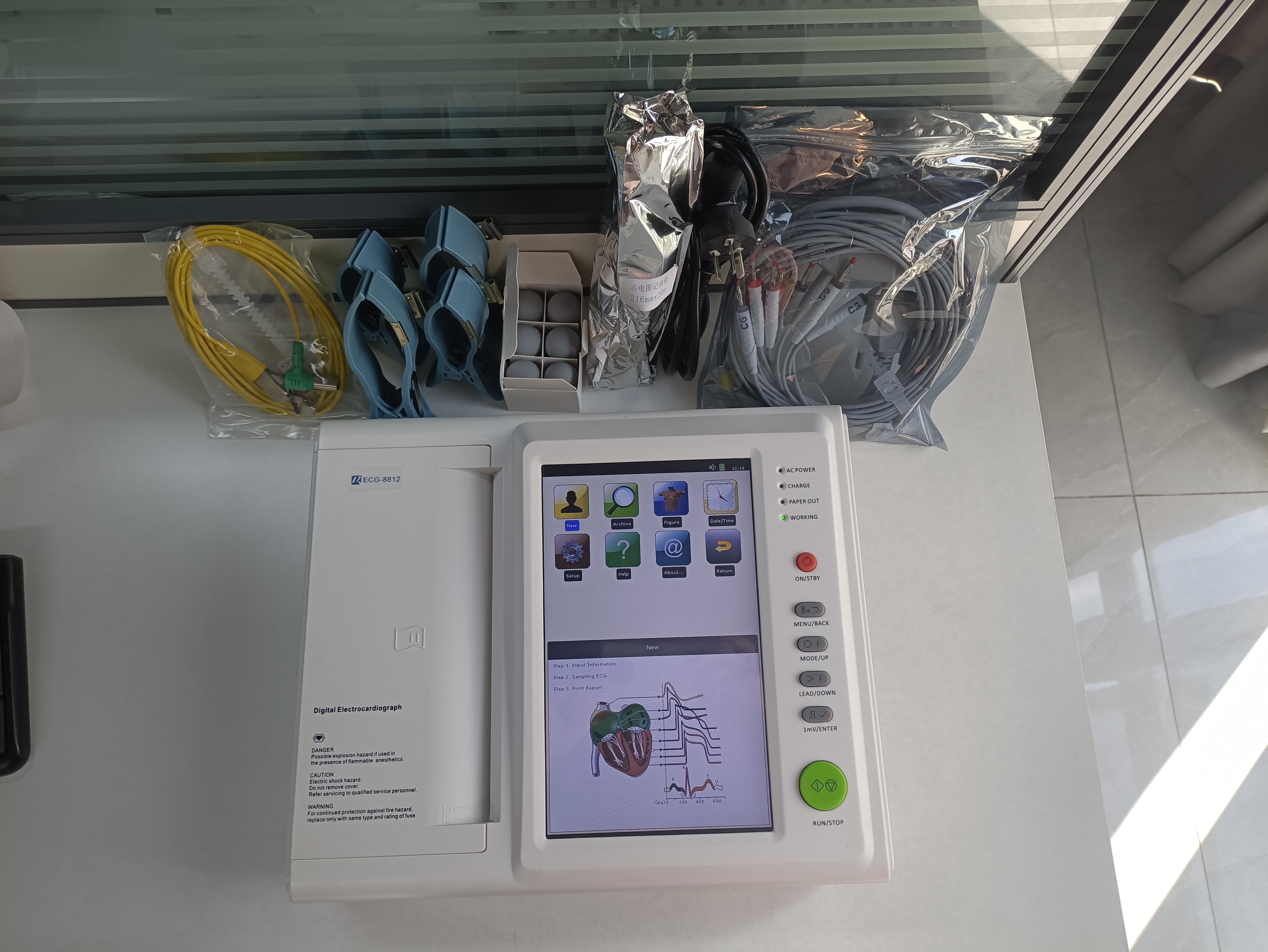 12 Channel 12 leads Digital Electro Cardiograph Ecg Machine