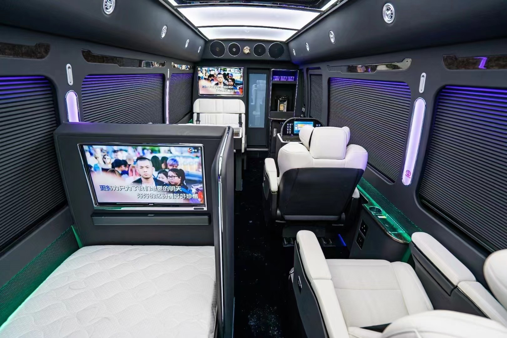 Toyota Coaster 7 Seater Coach Tour Bus Gasoline Rear Drive 4×2 Manual Transmission
