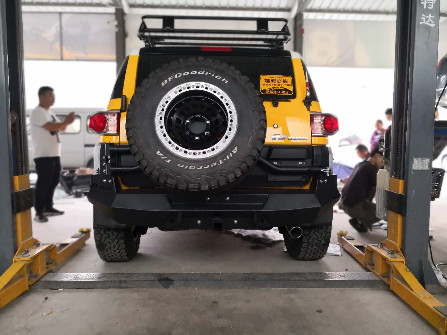 OEM Accepted Front Bumper for Toyota FJ Cruiser with Winch Bull Bar and Tire Carrier