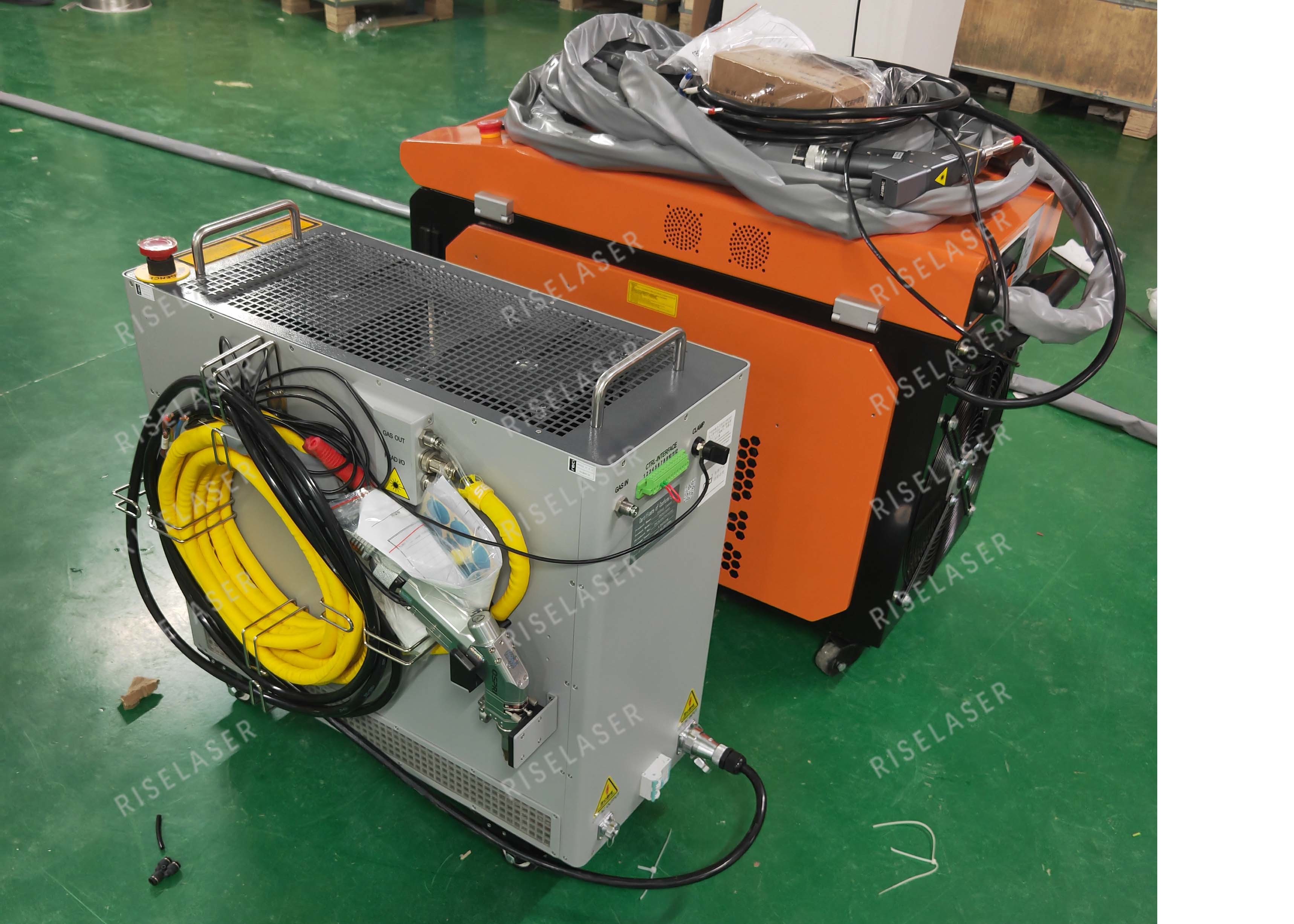 60KG Handheld Laser Welding Machine 1500w Air Cooling With Auto Wire Feeder