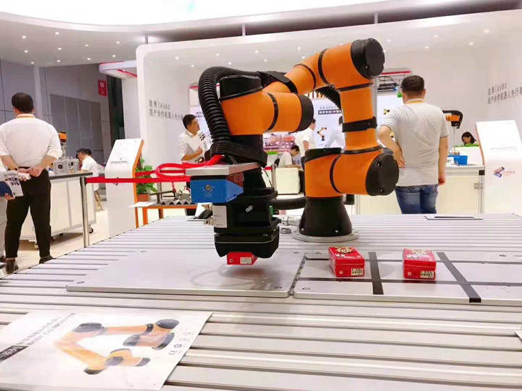 Collaborative 6 axis industrial robot arm Aubo i5 low cost industrial robot and welding robot china